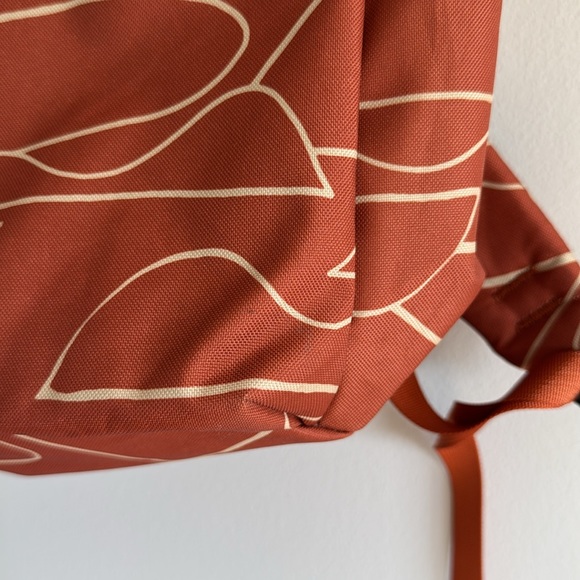 Patagonia Rust Backpack with White Pattern - Picture 6 of 7